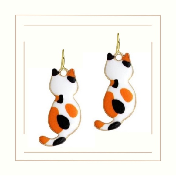NEW| Women’s Cute Enamel Cat Design Dangle Earrings - Picture 3 of 4